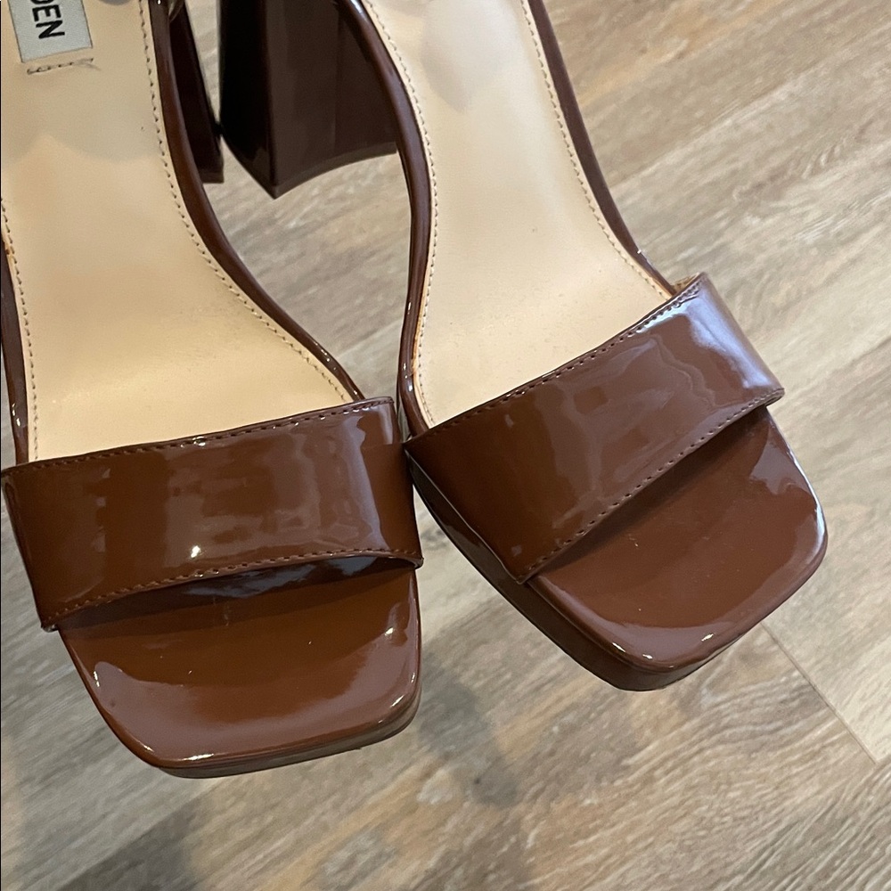 Steve Madden Persepolis Patent Block Heel Sandals - Picture 6 of 7